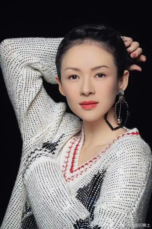 娱乐圈中5位酒鬼女明星有的千杯不醉有的甚至买下酒庄