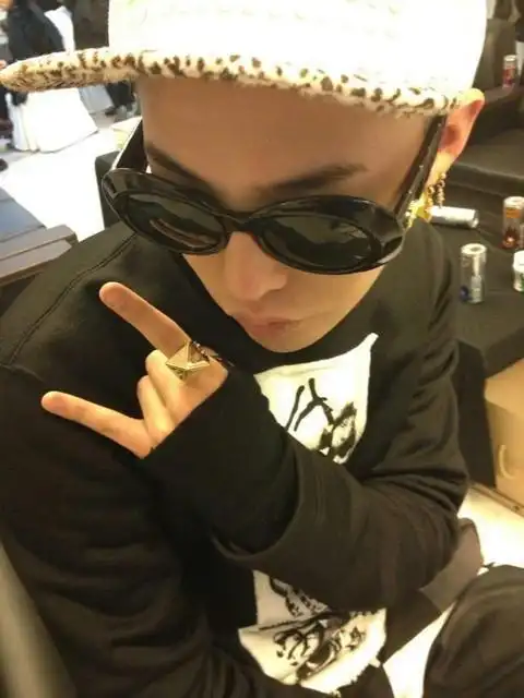 权志龙这张照片的原图 谢谢各位vip