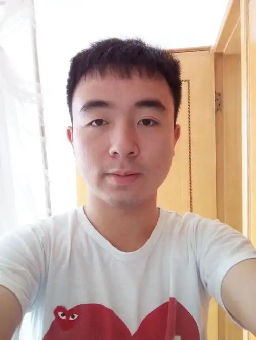 脸大又脸圆又胖眉毛粗眼睛小的男生适什么发型?