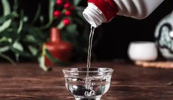 53岁大爷每天晚上坚持喝点白酒如今身体怎么样了