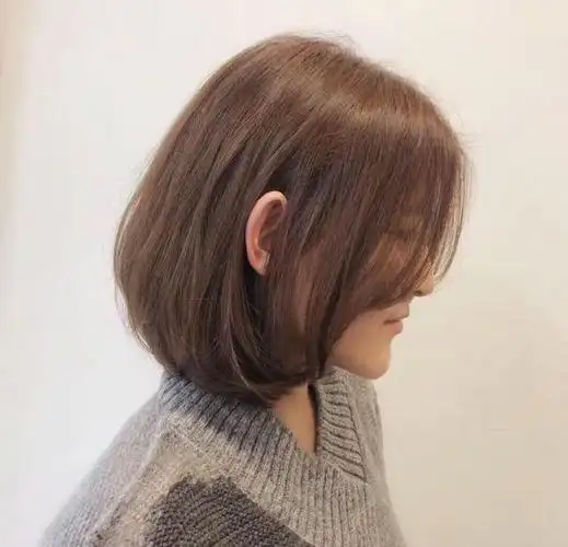 "网红气垫烫中短发"