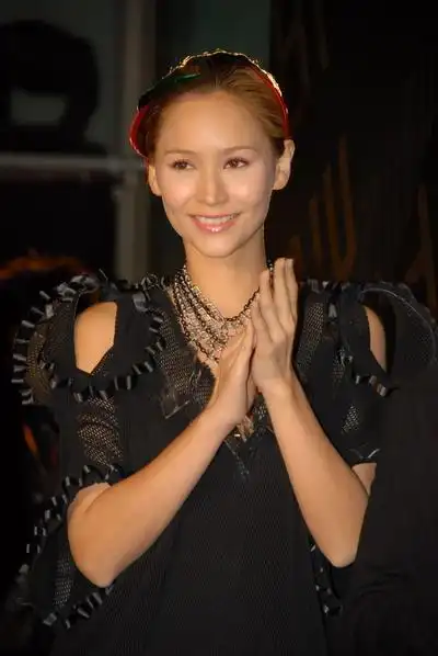 名模amanda称与霍启山是朋友大赞其有风度