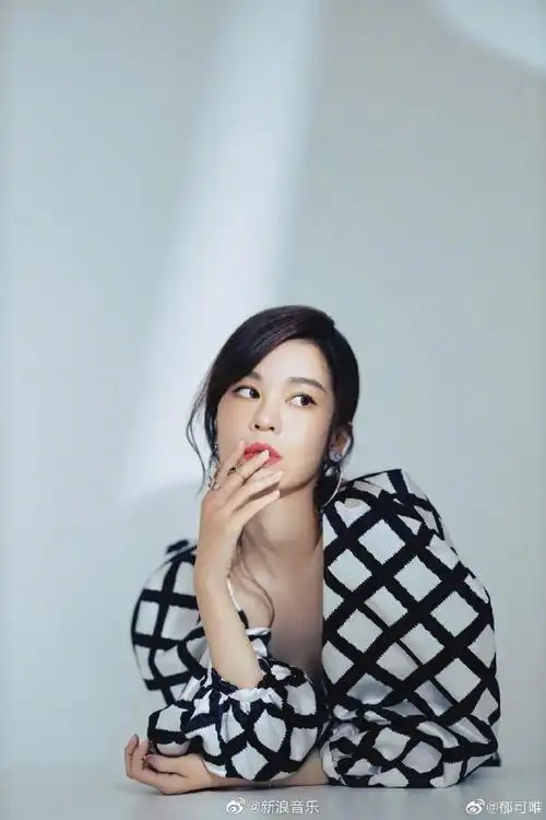 郁可唯撒娇#宁静说郁可唯非常不喜欢安全牌,于是这一组选择了《foow