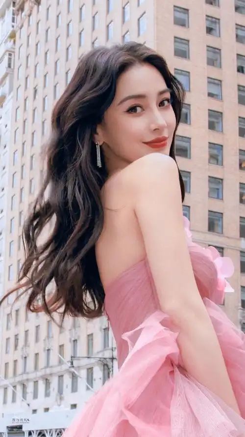 angelababy粉色花朵纱裙