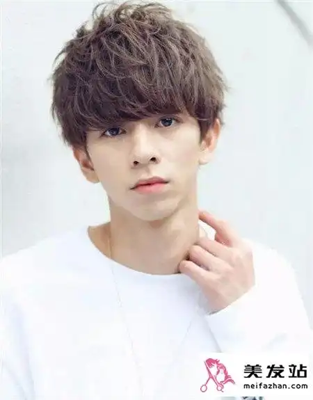 男生烫发流行款空气感纹理烫