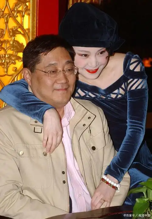 他捧红了那英韩红因诈骗罪入狱病死狱中妻子为他至今未嫁
