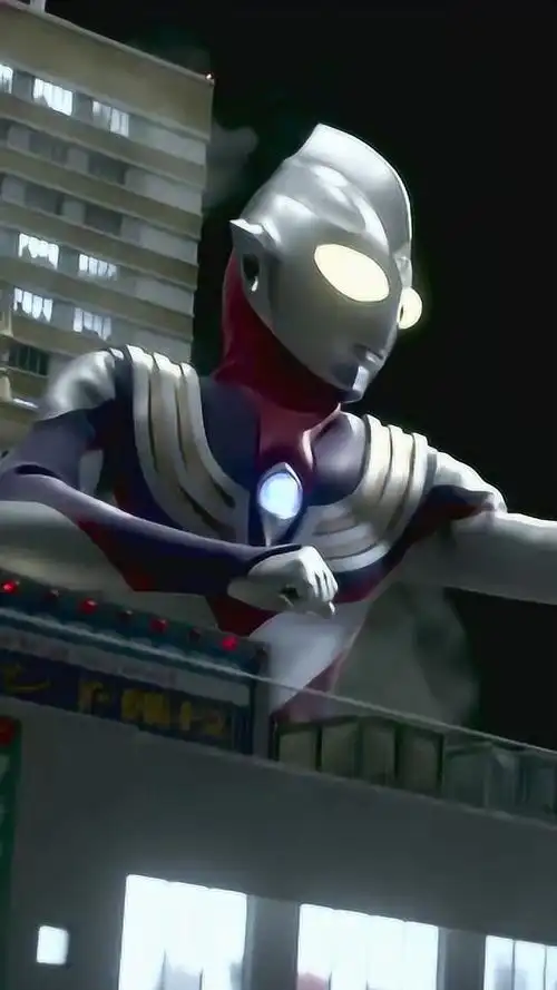 迪迦奥特曼为你推荐自动连播01:07黑暗迪迦查卡牌,赛罗把卡牌做成了