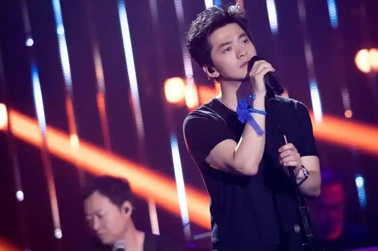 李建的每一首歌都是经典啊这首车站感动了多少人收藏了