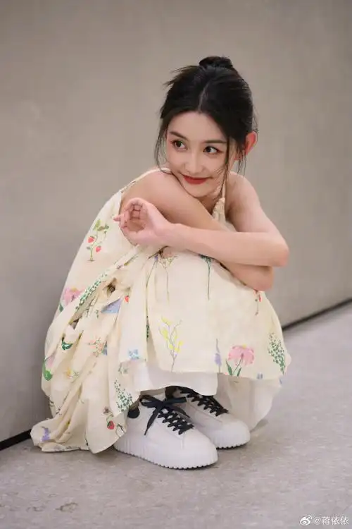 "蒋依依女士从未因税务事宜被处以行政处罚,亦从未被认定为劣迹艺人