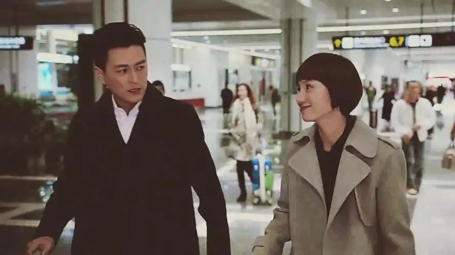 《我的前半生》靳东袁泉示范情侣装穿搭,学习了!