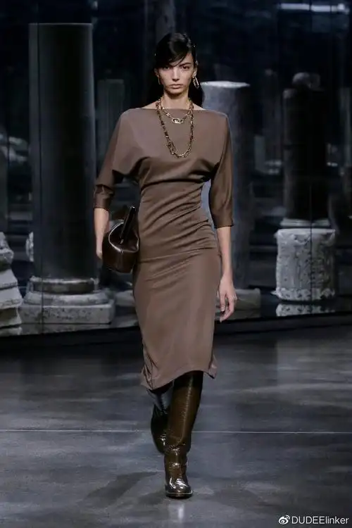 芬迪fendi米兰20212022秋冬女装成衣时装秀