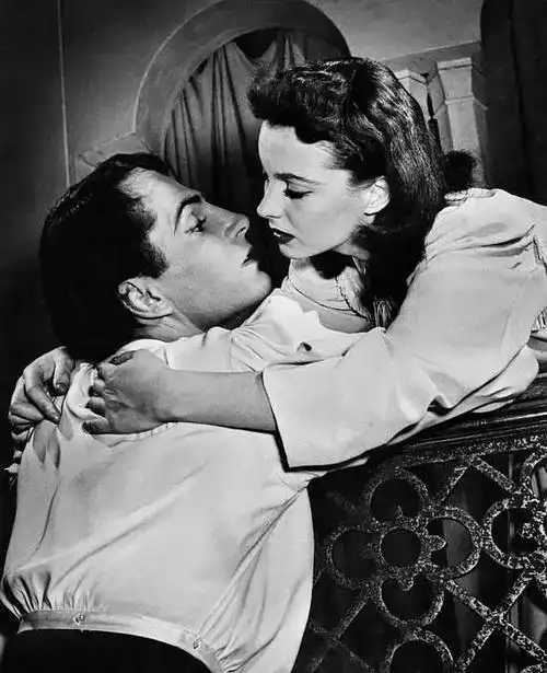 费雯丽:她美艳不可方物,与赫本齐名,憧憬童话般爱情却惨遭抛弃