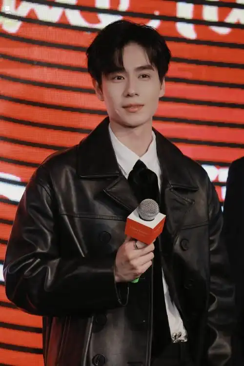 胡一天入驻上海杜莎##胡一天杜莎蜡像