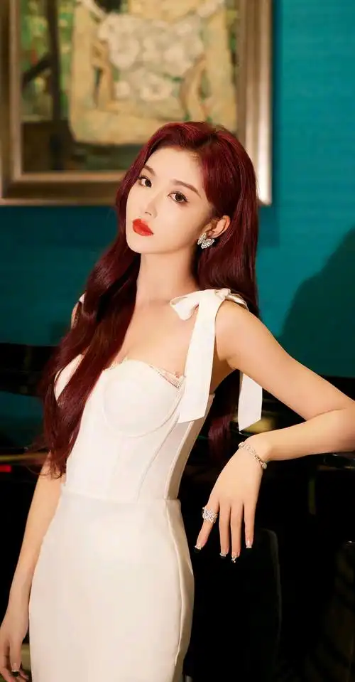 孔雪儿高清写真性感撩人,肌肤白皙如雪,美得让人心动