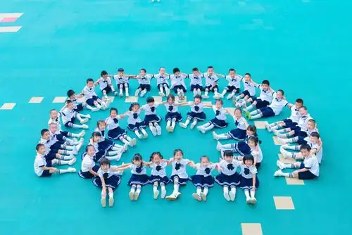 幼儿园大班毕业造型照