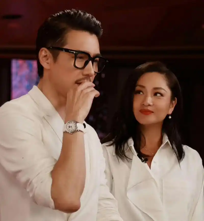 胡兵瞿颖52岁状态,胡兵和瞿颖是内地的初代超模cp,他俩认识这么多年了