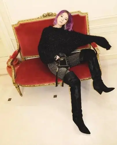 相爱三年,男方却爱上韩国紫发女孩?