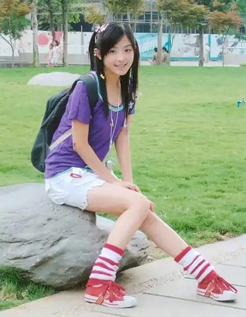 张含韵超女时期(她是首代超女15岁爆红后匿迹)(6)