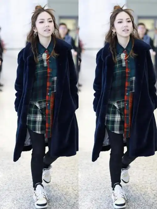 借鉴女明星的羊羔绒服装