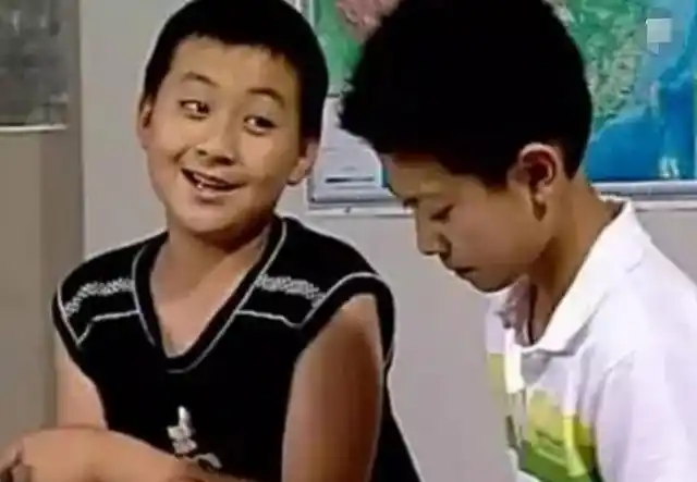 《家有儿女》键盘举办婚礼,张一山杨紫没来,婚礼主持人居然是他