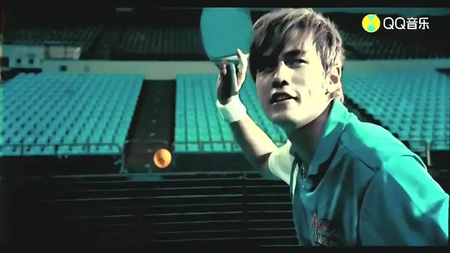 突发奇想返回去看周杰伦以前的mv看到三年二班