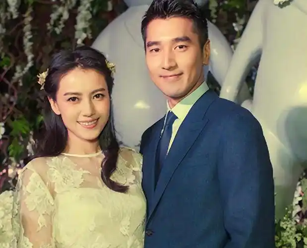 赵又廷高圆圆合体带娃全程细心呵护父爱满满5岁女儿打扮娇俏