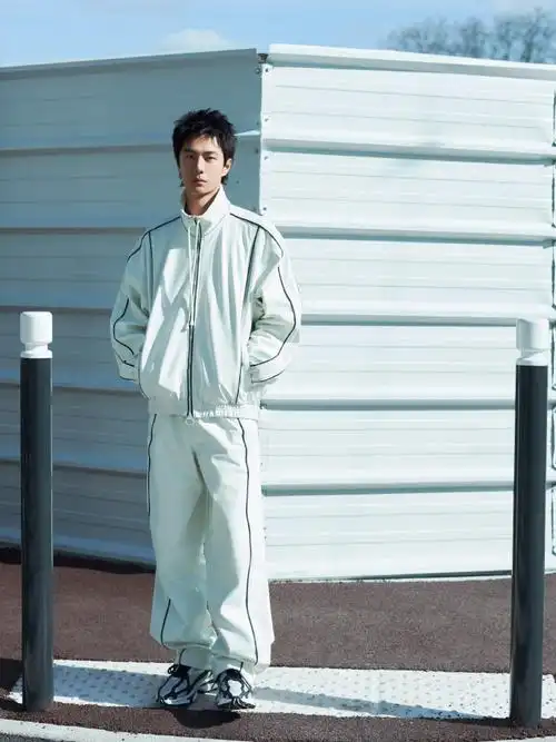 王一博白色运动服造型##王一博巴黎时装周