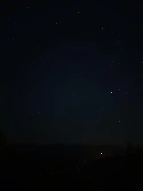 昨天晚上爬山去拍星星了