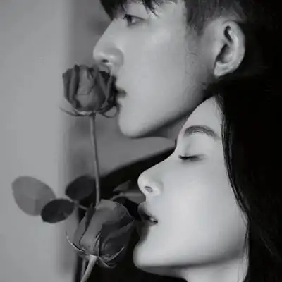 姿势暧昧的情侣头像 高清又野性又撩人的情头图片_情侣头像_头像屋