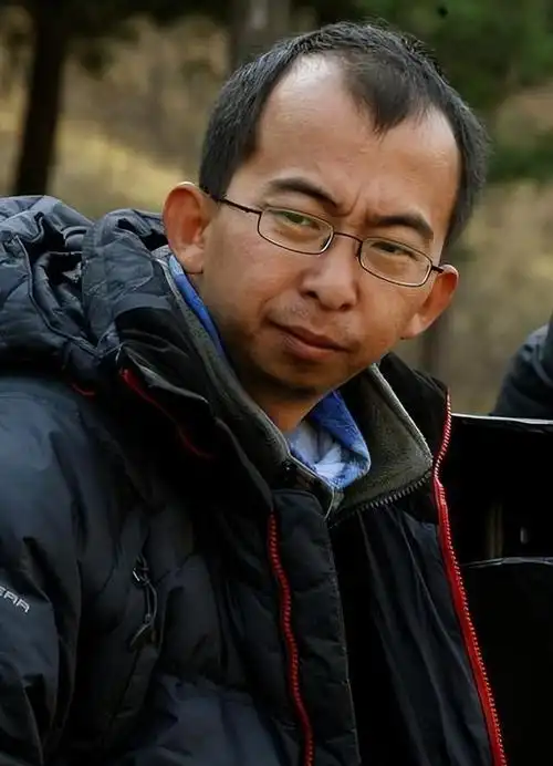 事实证明,曾经靠脸吃饭的"丑星"巨兴茂,已经走上了另一条大道