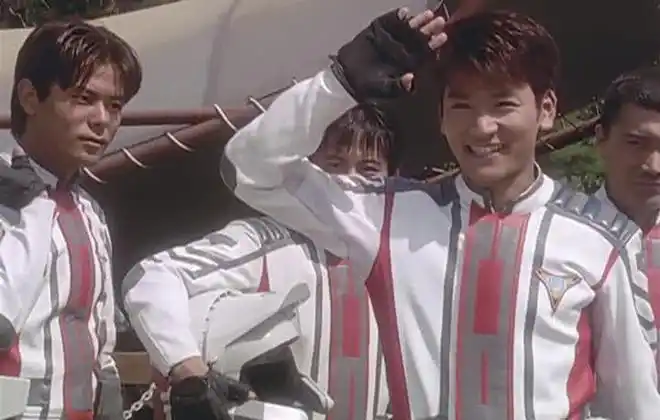 迪迦奥特曼当丽娜脱掉队服后队员都惊呆了只有大古独自傻乐