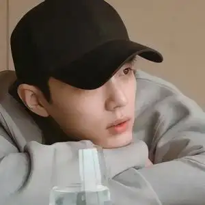 肖战的小飞侠头像