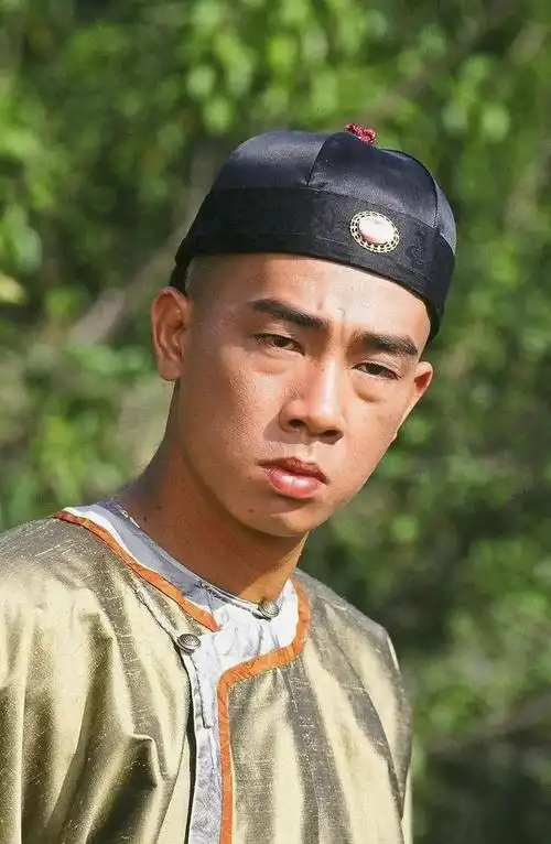 陈小春年轻照帅(从打工仔到亿万身家)13