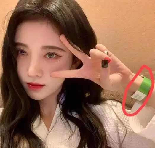 鞠婧祎鼻子又变高了被质疑整容看完这张照片瞬间明白了太心疼