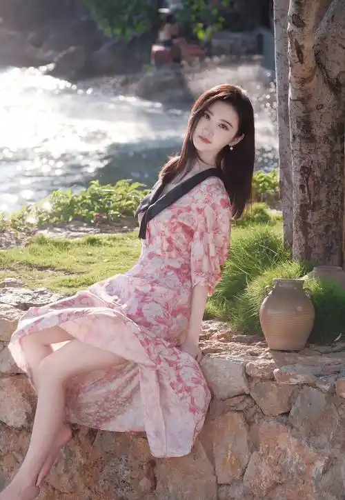 景甜头条发了个九宫格,一组美图清新脱俗,网友说张继科眼光很毒_资源