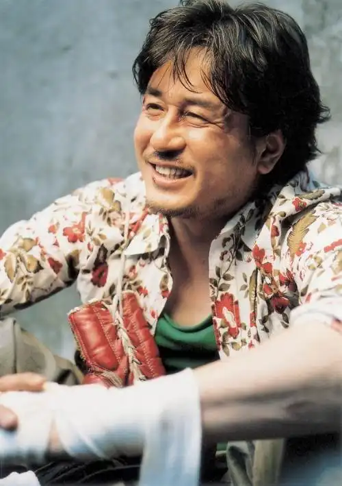 p>崔岷植(choi min-sik),1962年5月30日出生于韩国首尔,毕业于 a