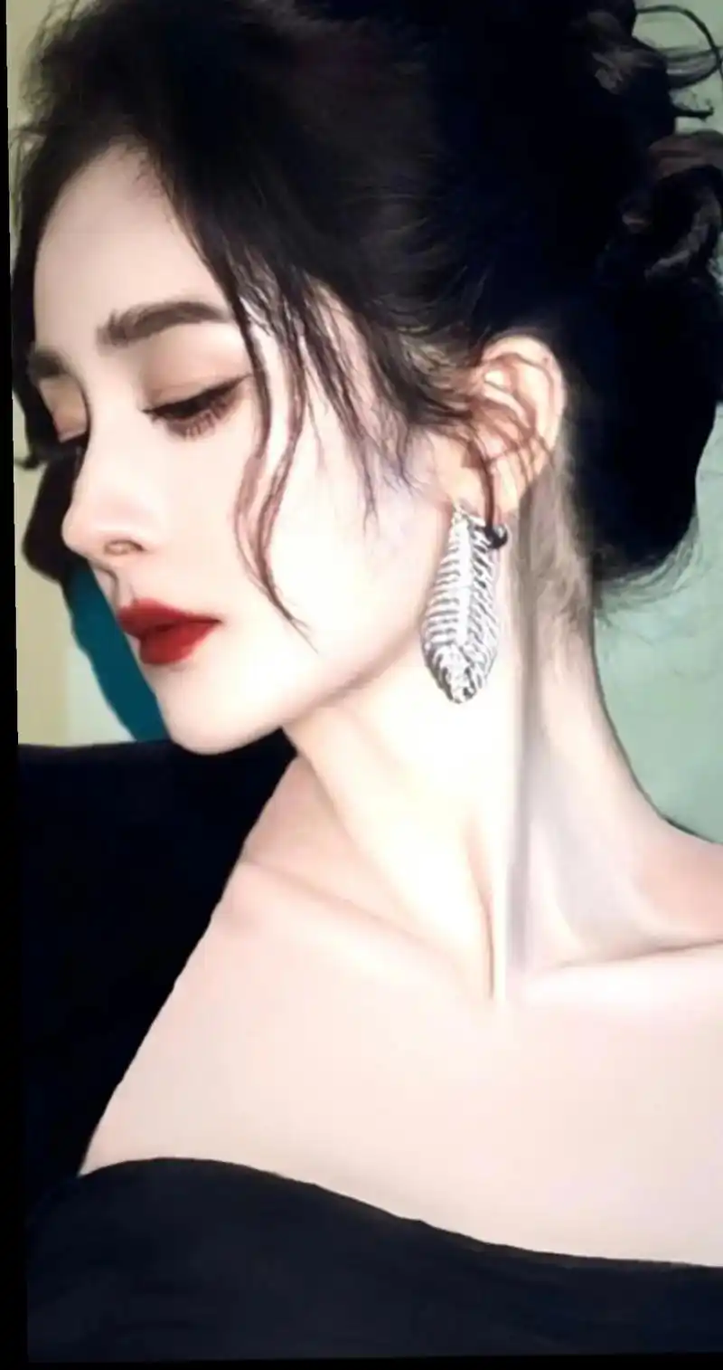 杨幂 #向全世界安利杨幂 这侧脸我真的顶不住啊9999 - 抖音