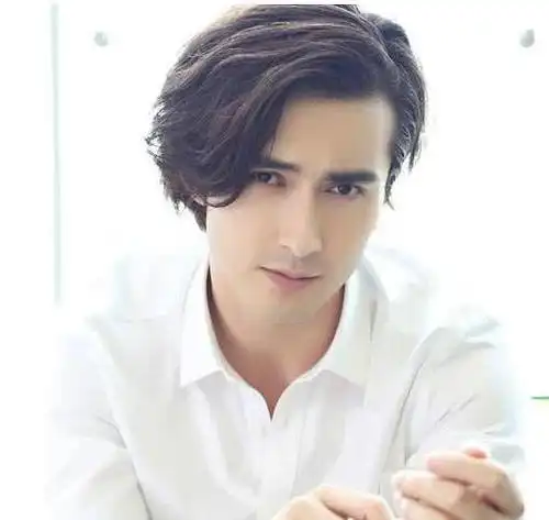 杨幂旗下的五位男明星帅气有型