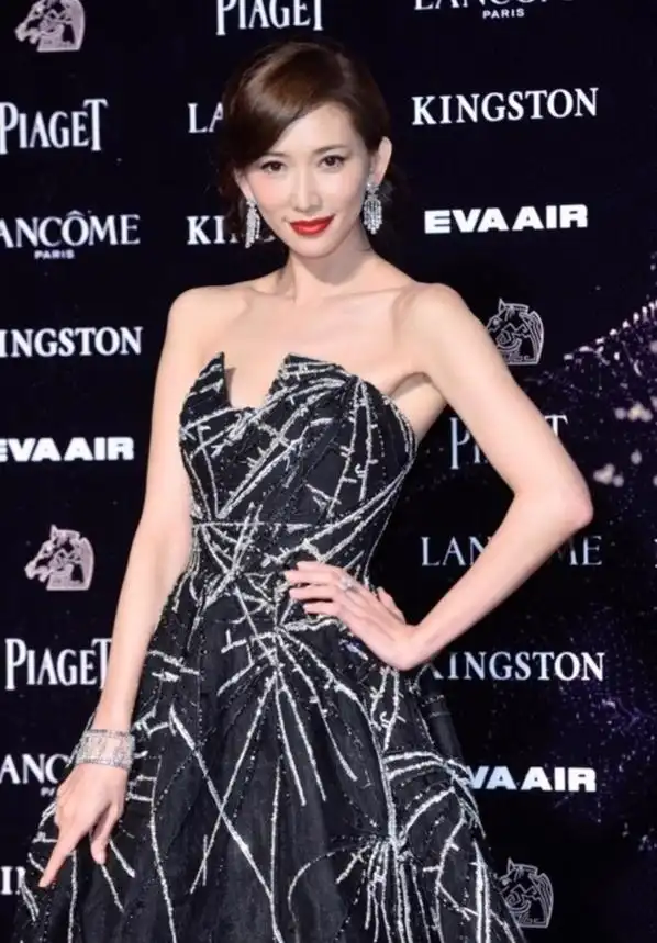 有一种成熟妩媚叫48岁的林志玲不靠脸也吊打全场8款好物轻松get女明星