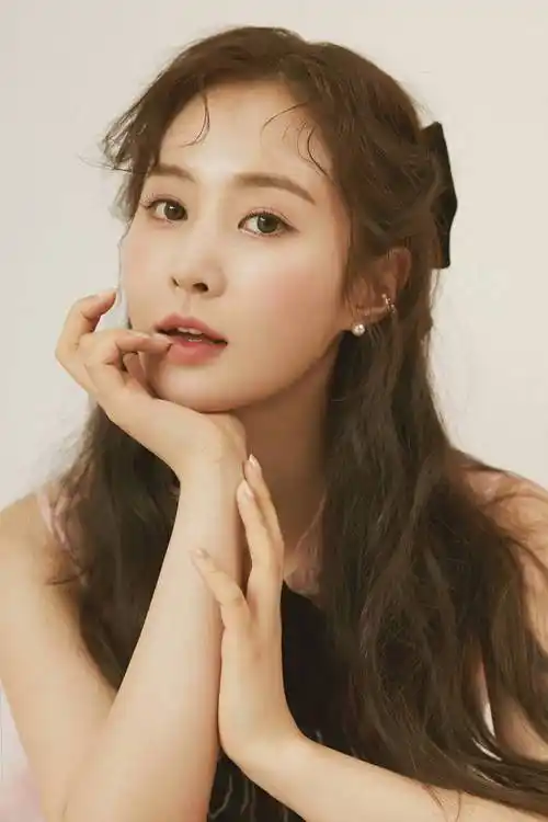 权俞利开通官方sns公开自制画报项目yuri的春天预告丰富多样的内容