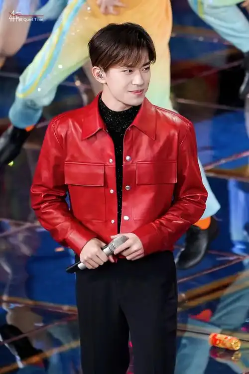 易烊千玺央视春晚