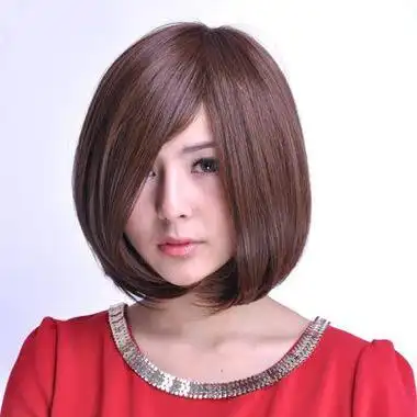 发尾烫成流畅感的内扣线条,发丝向内收缩,完美将长脸修饰成靓丽脸型