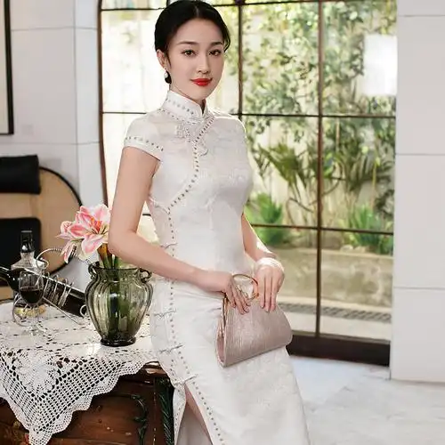 俊龙别姬旗袍2022春夏真丝高端改良白色旗袍年轻款简约日常少女