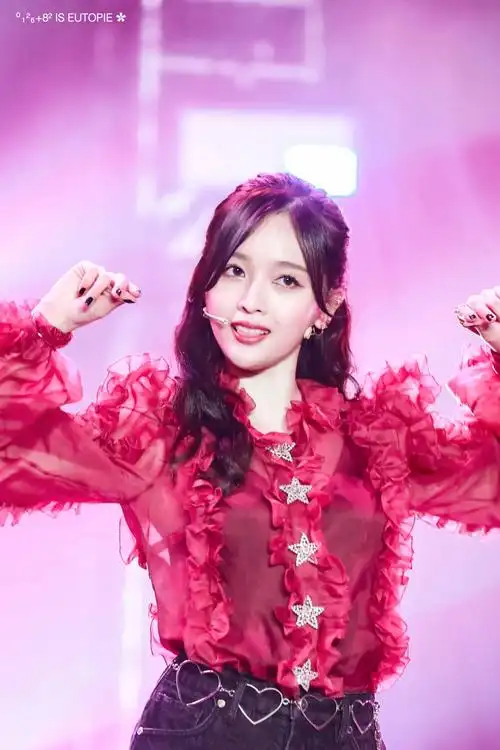 吴宣仪「20180722上海美图变身节」