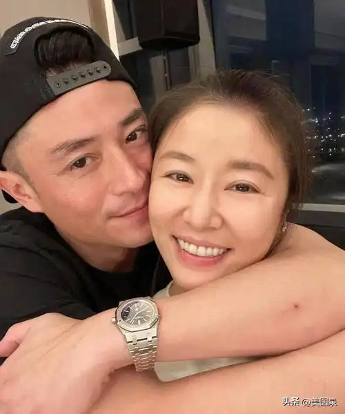 林心如和霍建华,林心如穿卡通皮肤蜡黄难掩阿姨感,老公男神依旧