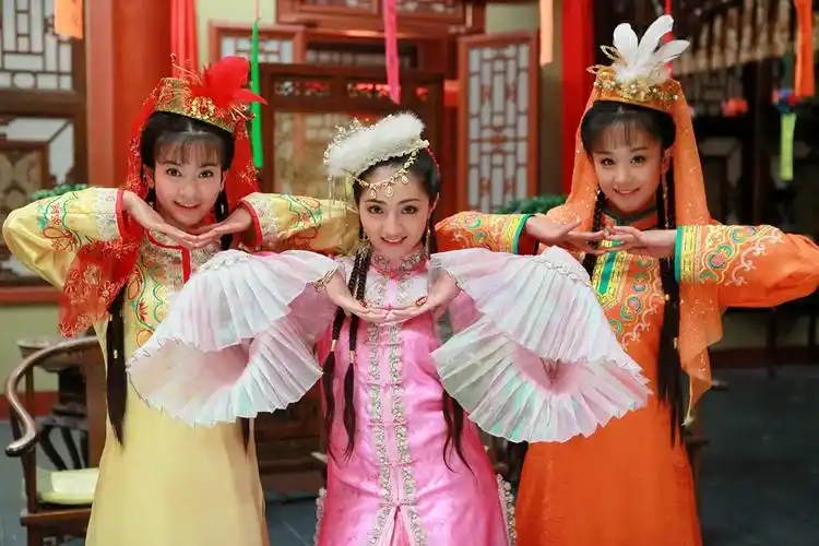 新还珠格格三美重聚李晟成旺夫达人海陆事业爱情举步维艰