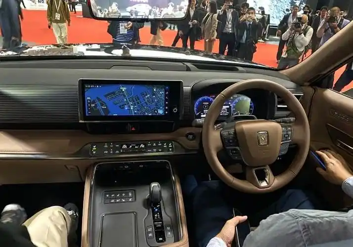 起售价约124万 丰田世纪suv广州车展上市 定名为"世极"