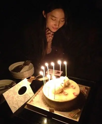 8月25日是"神仙姐姐"刘亦菲的26岁生日,近段时间鲜少露面的刘亦菲和一