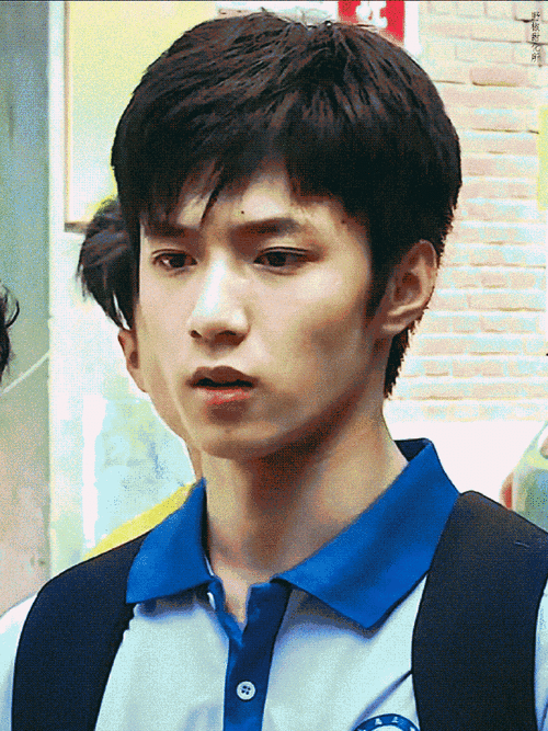 原来他就是刘耀文啊##第二十条 正当防卫##刘耀文爆改宣传卫衣