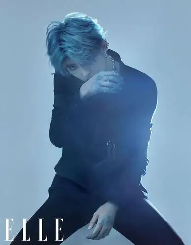 蔡徐坤elle2021年3月号